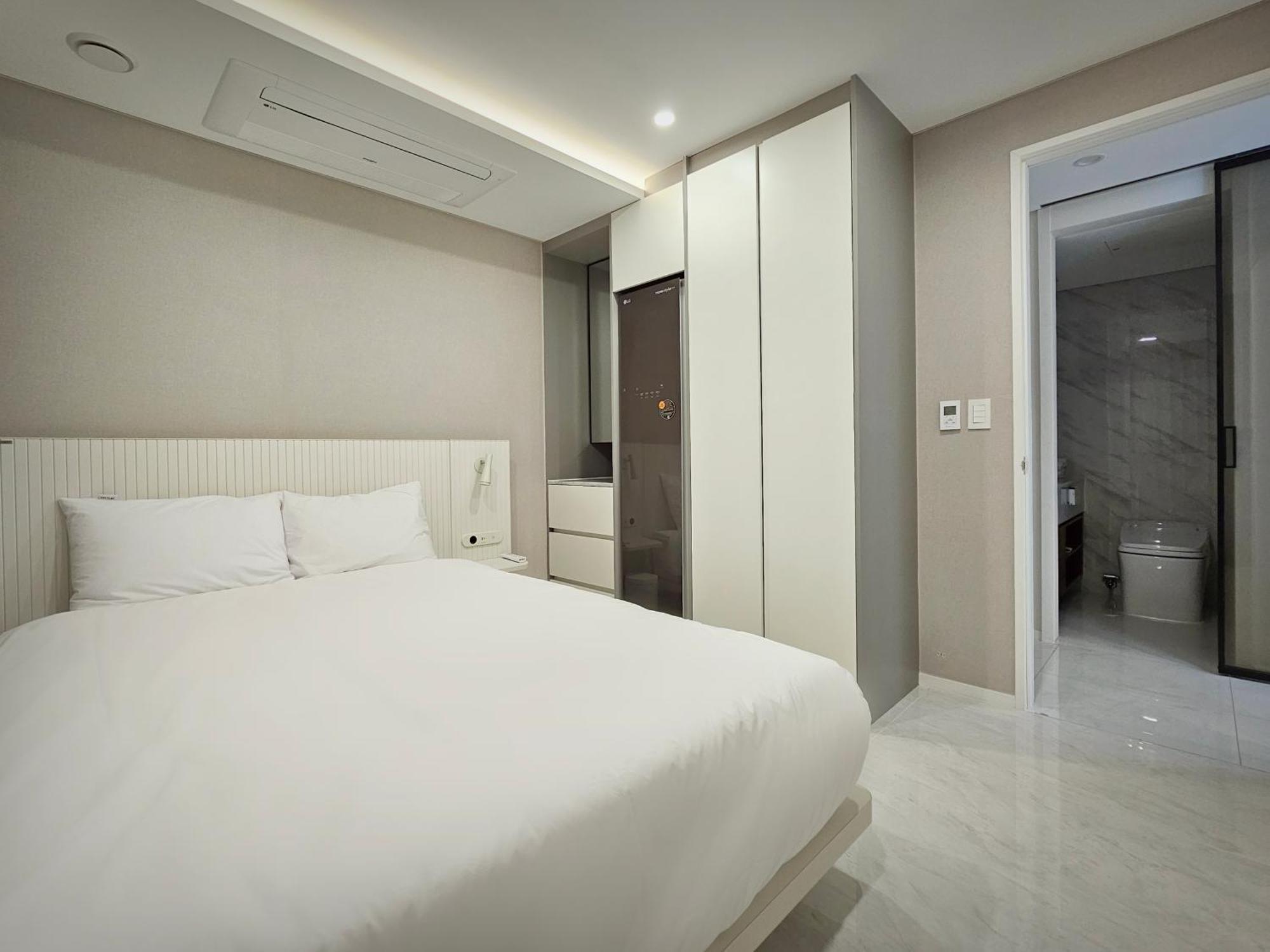Uh Flat The Seocho Apartemen