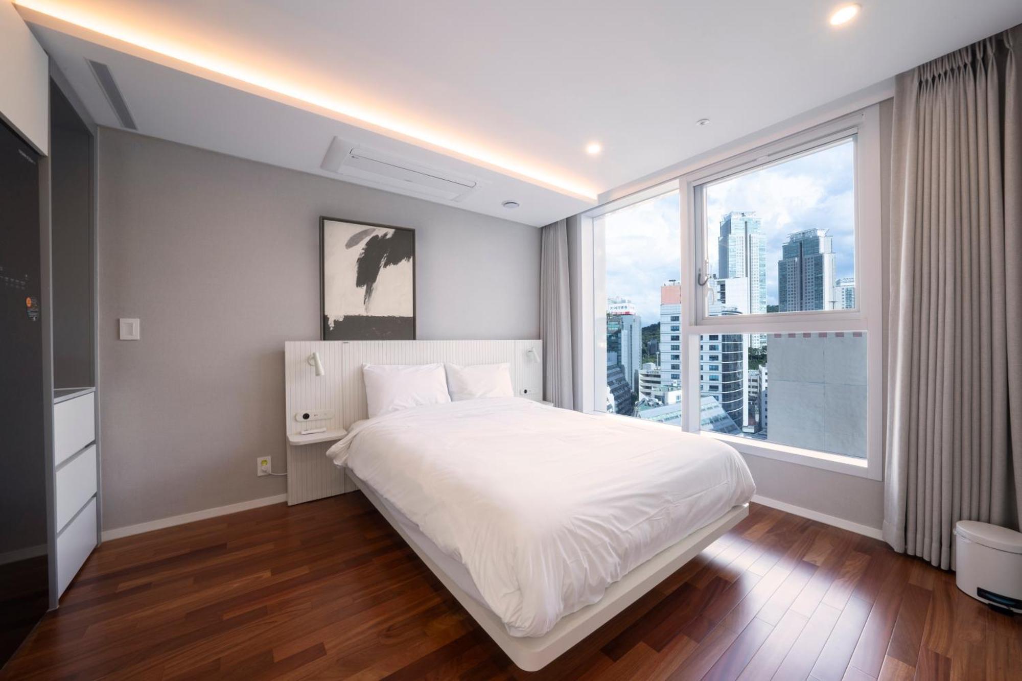 Apartemen Uh Flat The Seocho Seoul